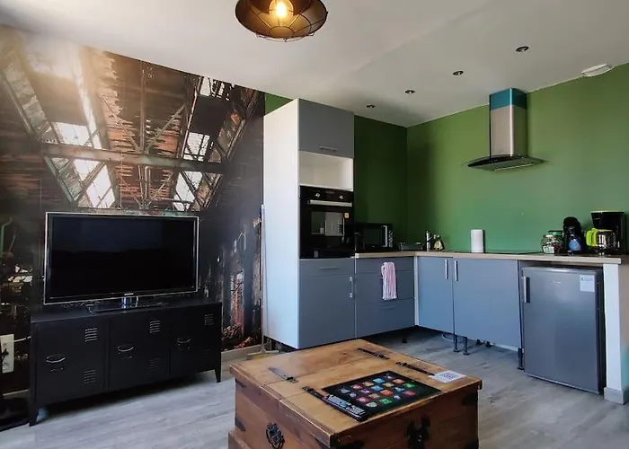 Les Studios De Flo\' : The Bel\'Factory 38 M² Wifi